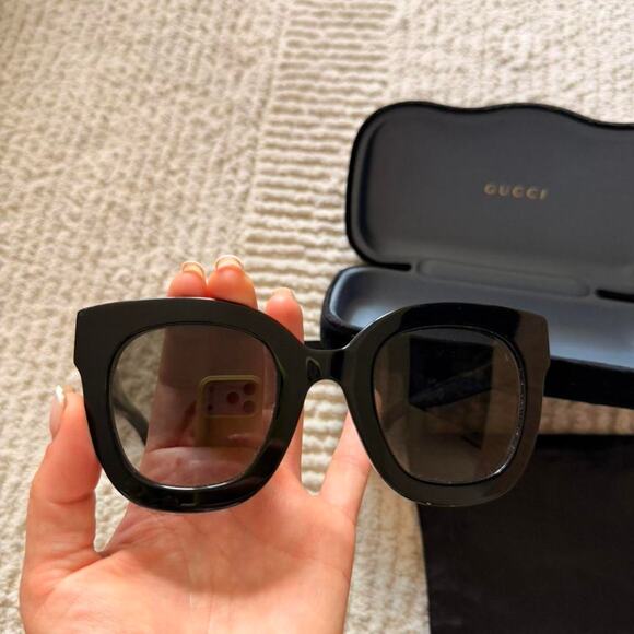 Authentic Gucci black sunglasses main image 4